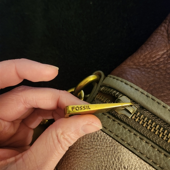 Fossil Explorer Leather Tote - Picture 3 of 8